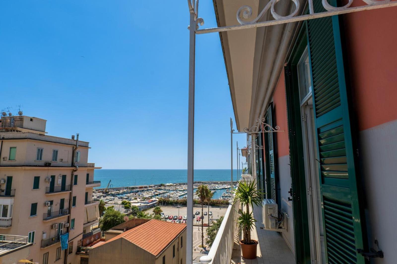Palazzo Galeoni Luxury Suites Salerno Exterior photo
